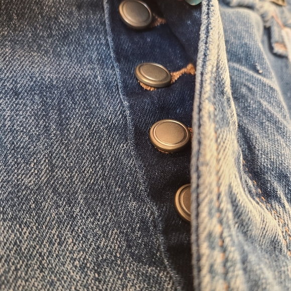 Sold - Picture 4 of 9